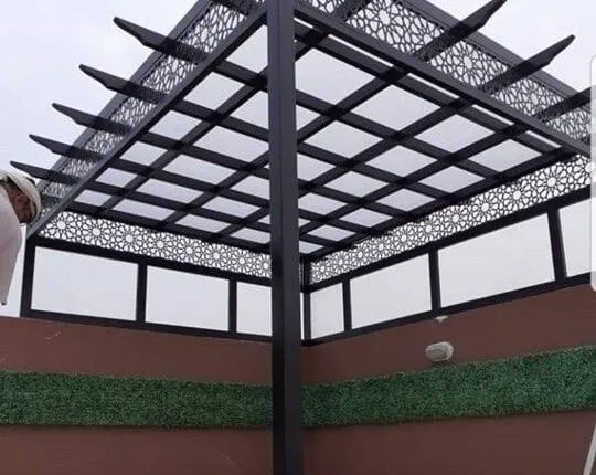 تركيب برجولات خشب وحديد بالرياض – مظلات خارجية عصرية للجلسات