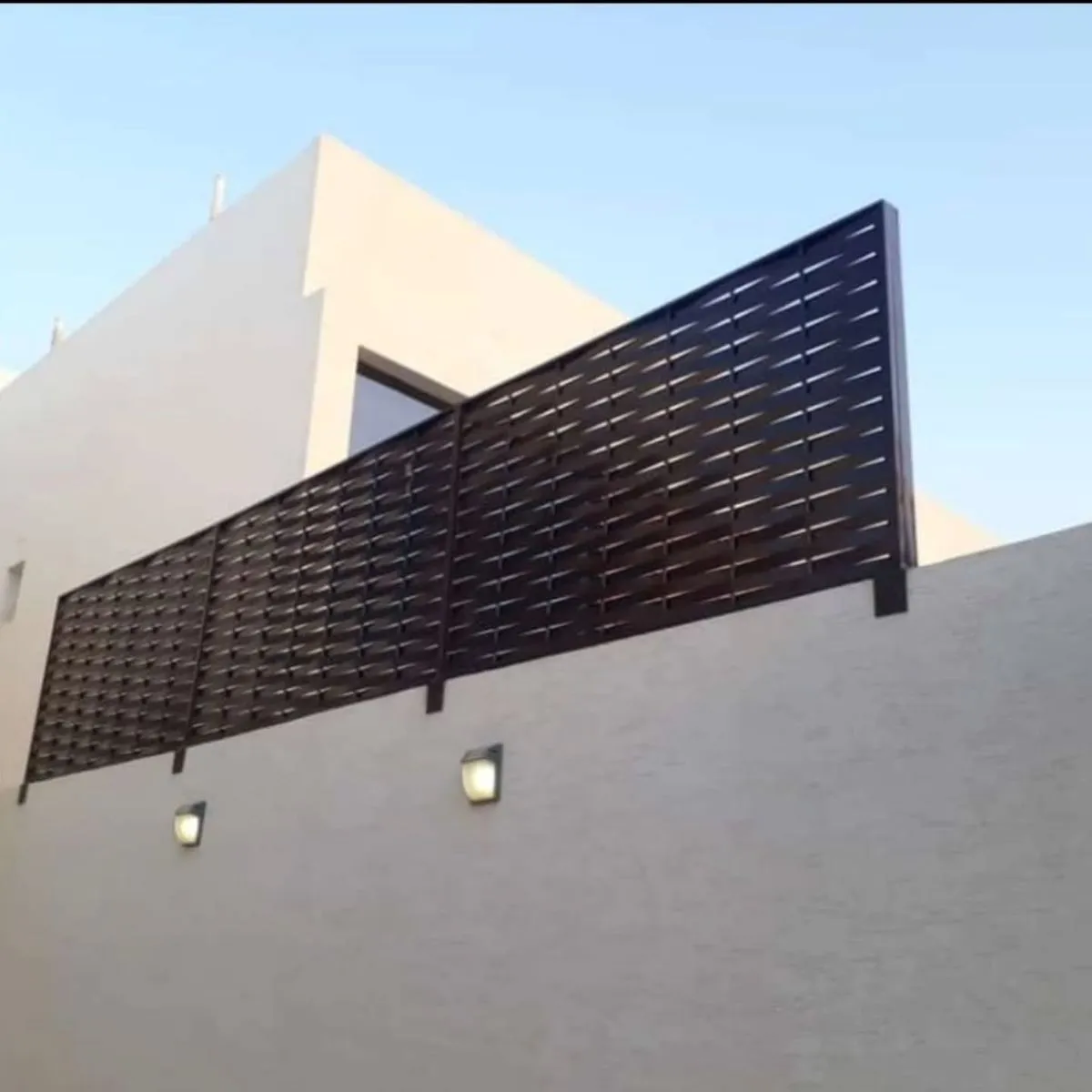 تركيب سواتر مداخل واسطح بالرياض – بتصميم وعزل مثالي للحرارة