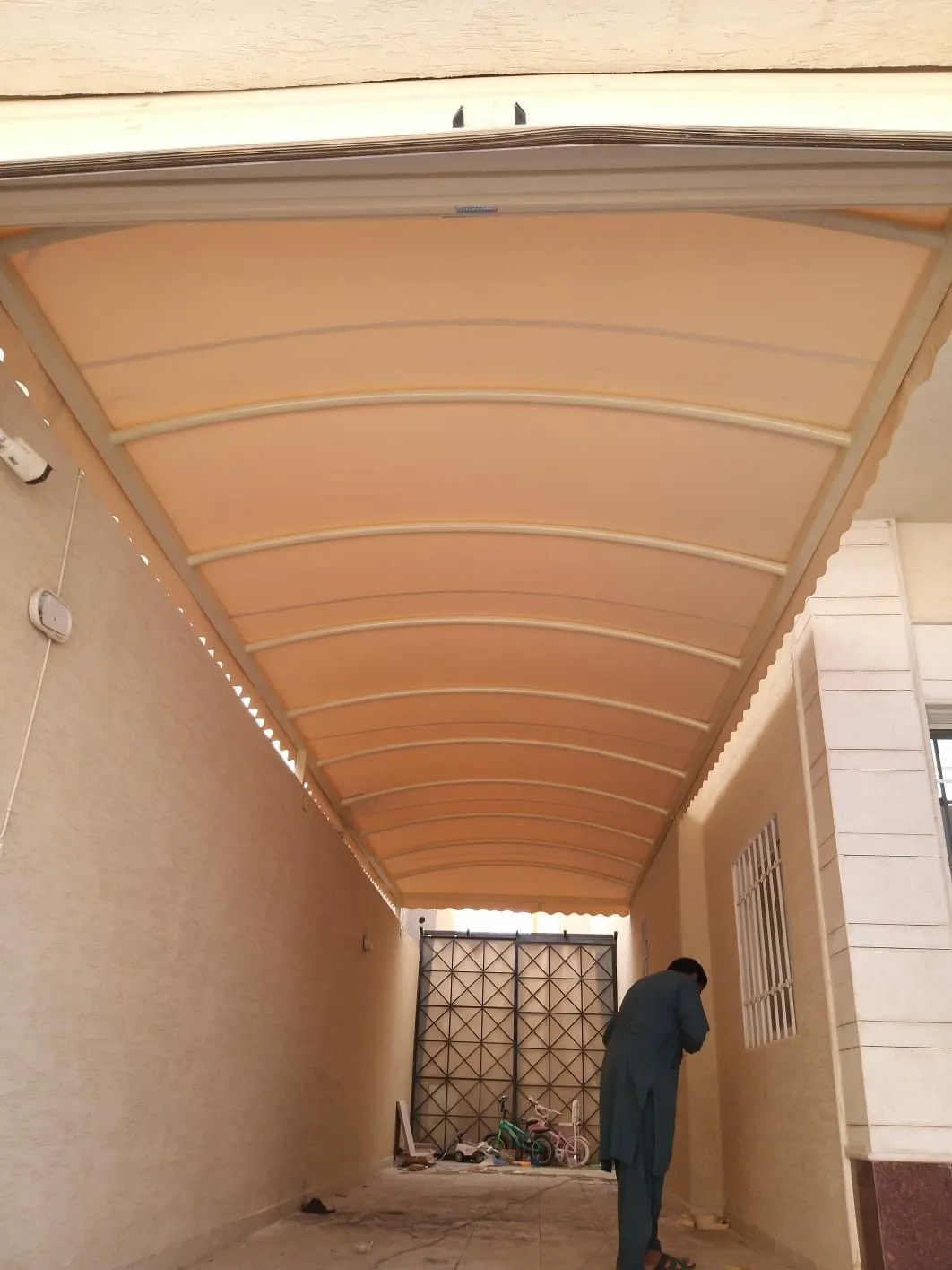 مظلات ممرات خارجية بالرياض تصاميم عصرية 2025